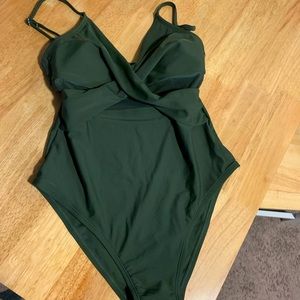 Cupshe Green Mesh Wrap Front Cutout One Piece Swimsuit, new with tags!